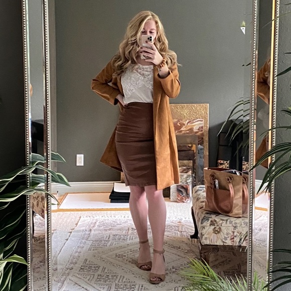 Meet your Posher, Lily - Picture 3 of 14